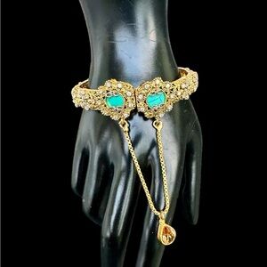 Elegant Traditional Indian Bracelet with Turquoise stone